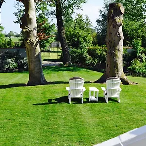 Frühstückspension Le Petit Chateau Vaartdijk, Leffinge